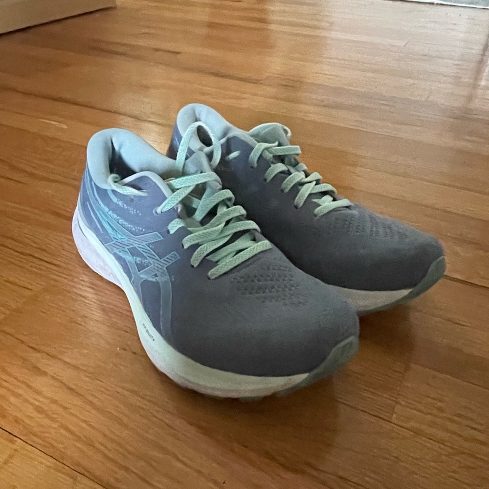 ASICS Gel Kayano 29. Size 9.5. - Picture 5 of 9